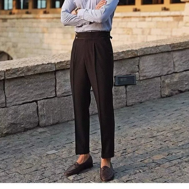 クラシックフィット テーパードパンツ